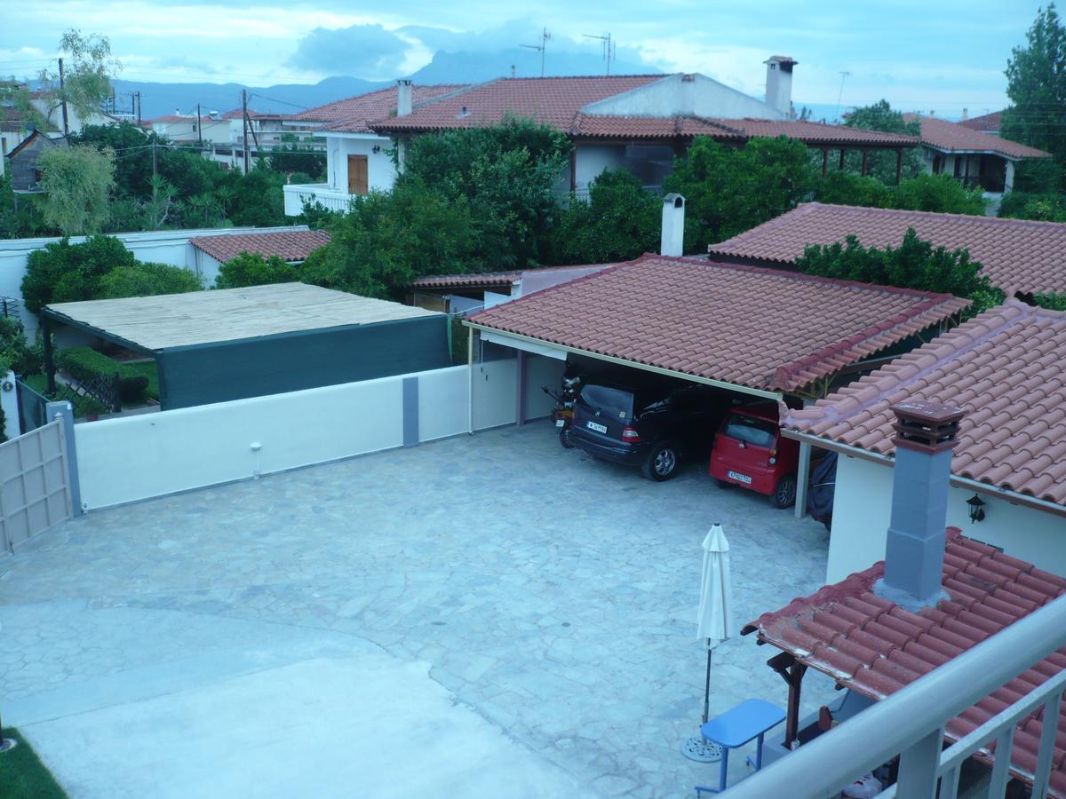 Rea'S House Vrachati Exterior photo
