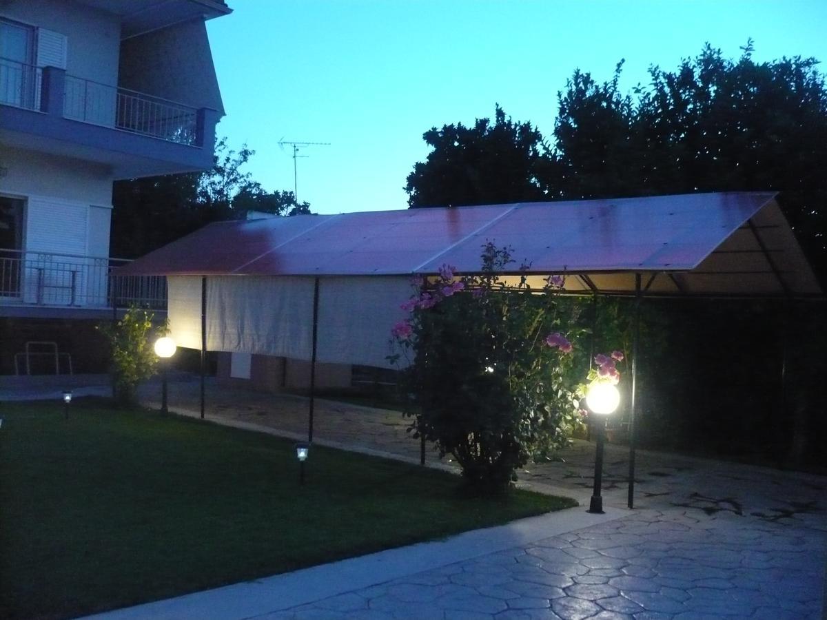 Rea'S House Vrachati Exterior photo