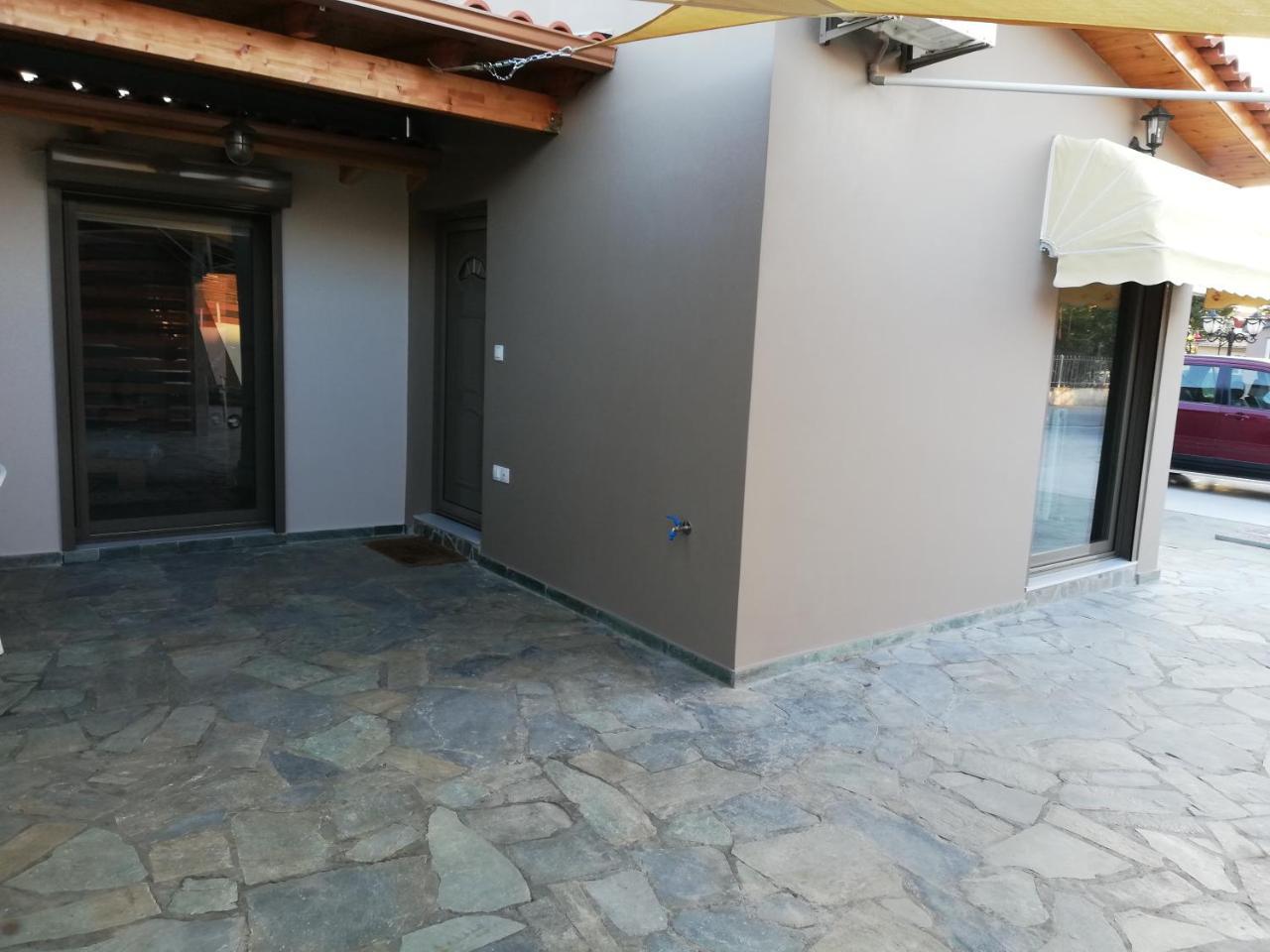 Rea'S House Vrachati Exterior photo