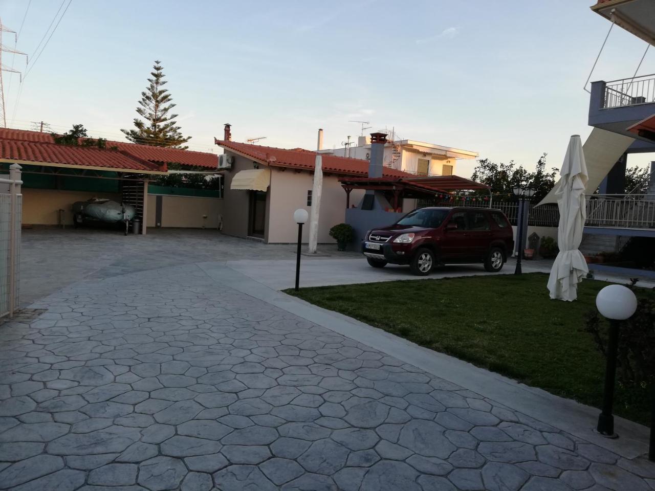 Rea'S House Vrachati Exterior photo