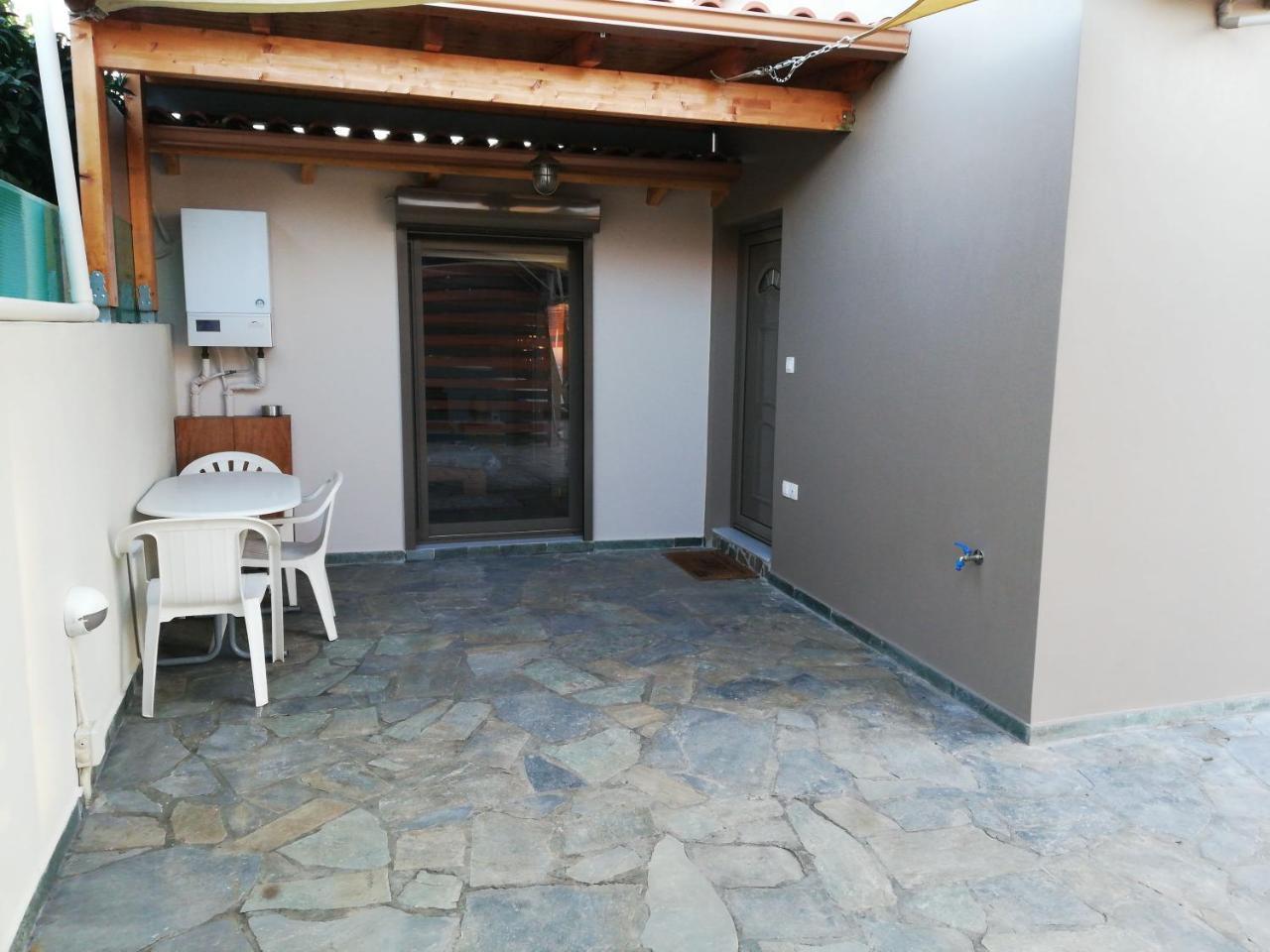 Rea'S House Vrachati Exterior photo