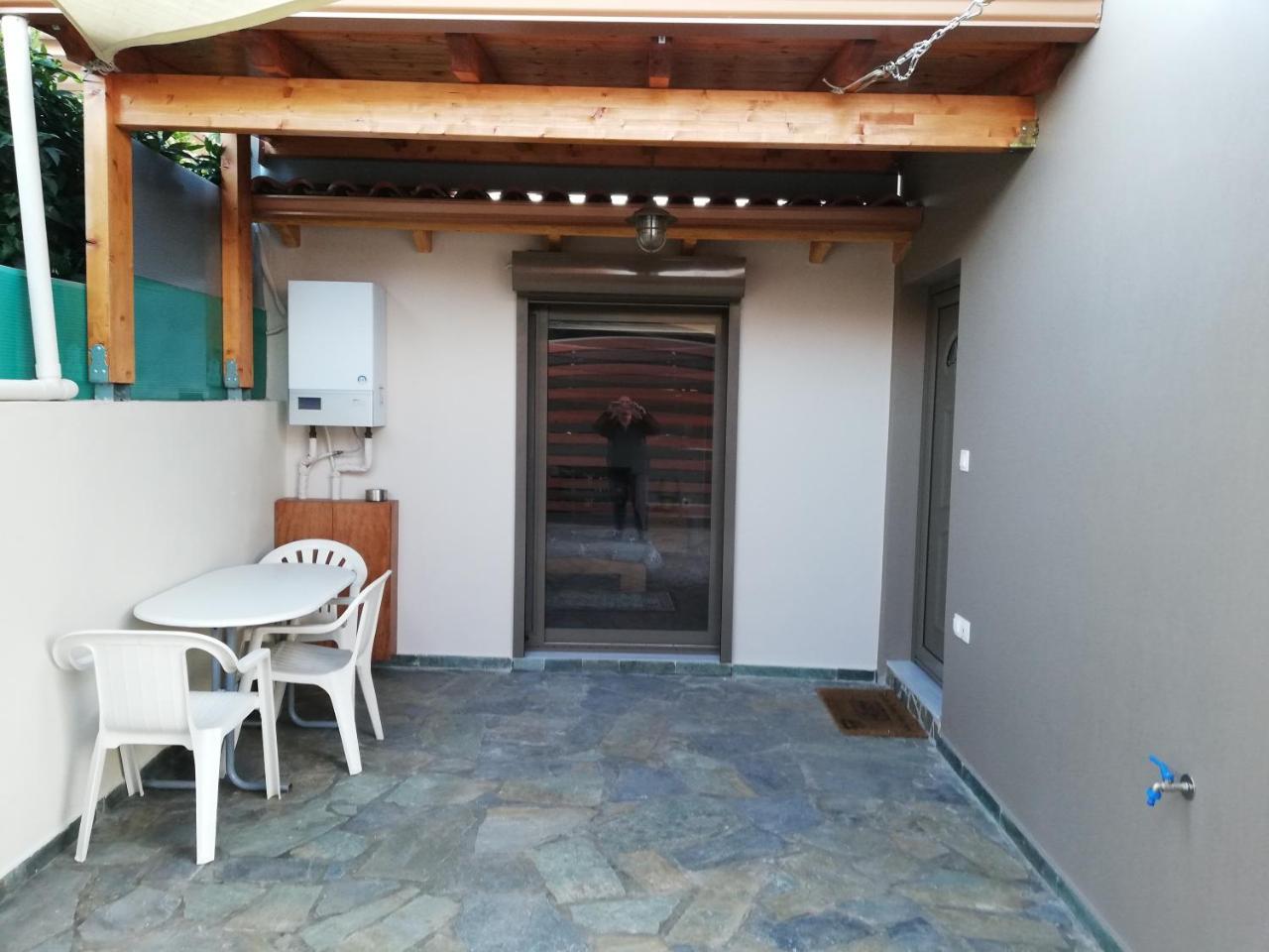 Rea'S House Vrachati Exterior photo